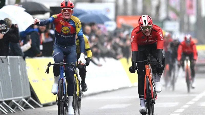 Vingegaard withdraws as British duo denied in Paris-Nice