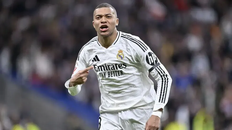 Real Madrid close gap on Barcelona with narrow win over Rayo Vallecano
