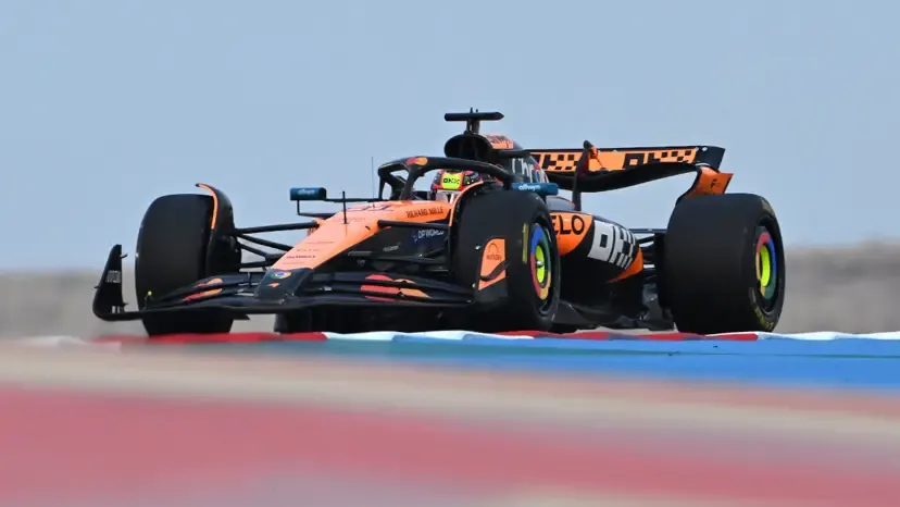 Piastri commits long-term to McLaren