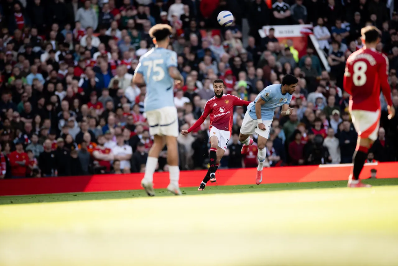 Points shared in dull Manchester derby
