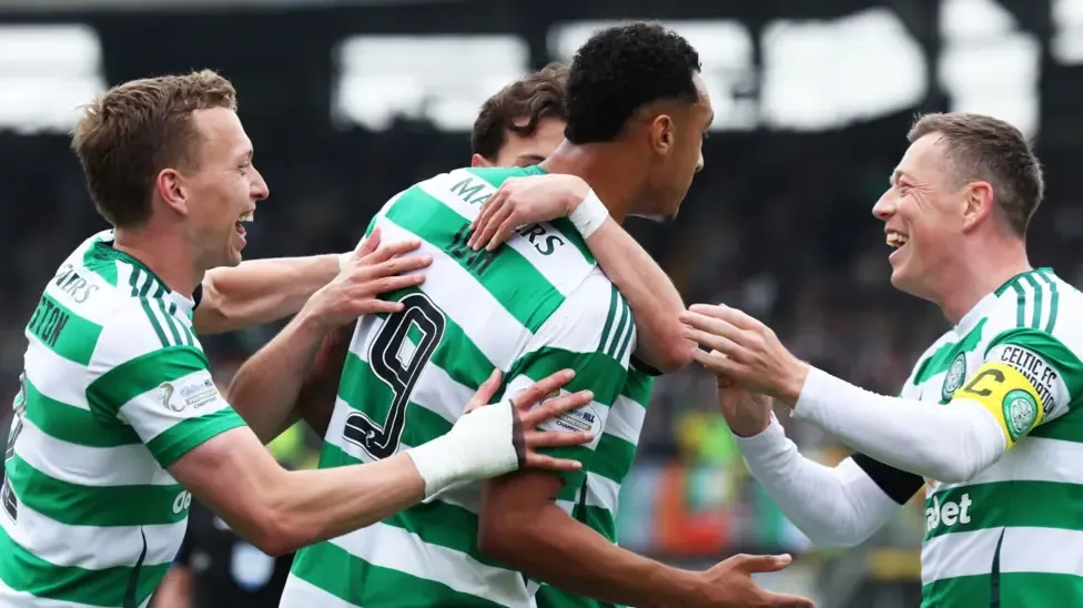 Celtic secure 4th consecutive Scottish title