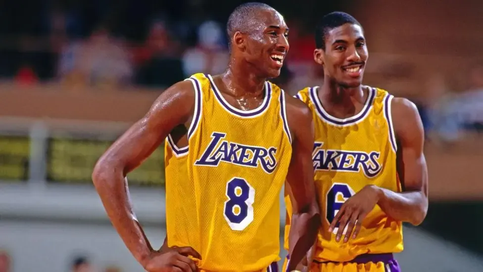 Bryant's Lakers debut jersey sells for $7m