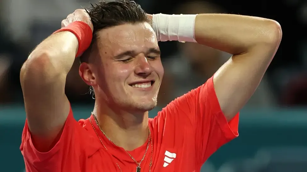 Mensik stuns idol Djokovic to win Miami Open