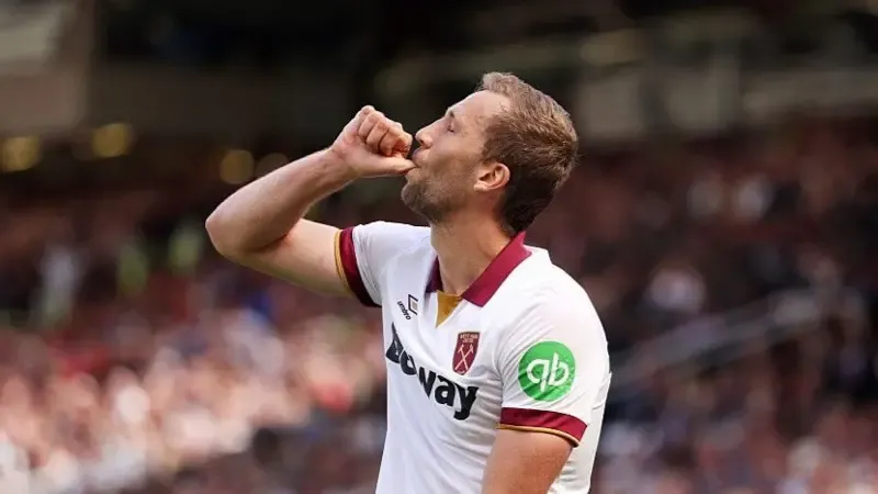 Man Utd slump continues with woeful defeat to West Ham
