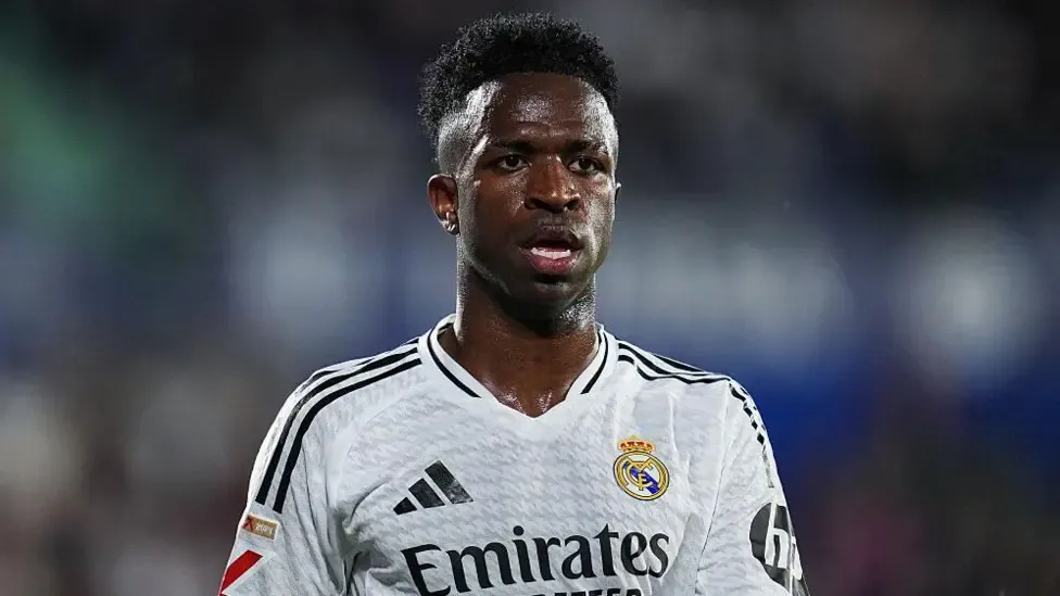 Four handed suspended sentences for hate crimes against Vinicius Jr