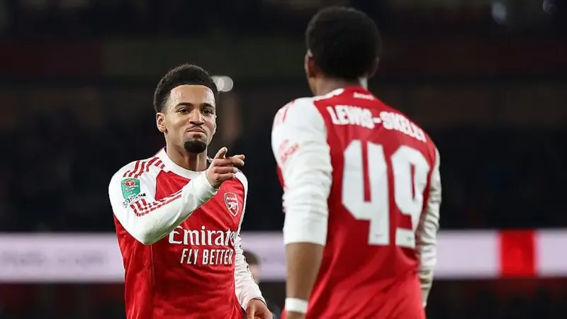 Nwaneri and Saka strike as youthful Arsenal advance to Carabao Cup quarter-finals