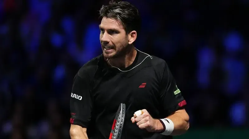 Cameron Norrie stuns world No.1 Carlos Alcaraz in career-best win at Paris Masters