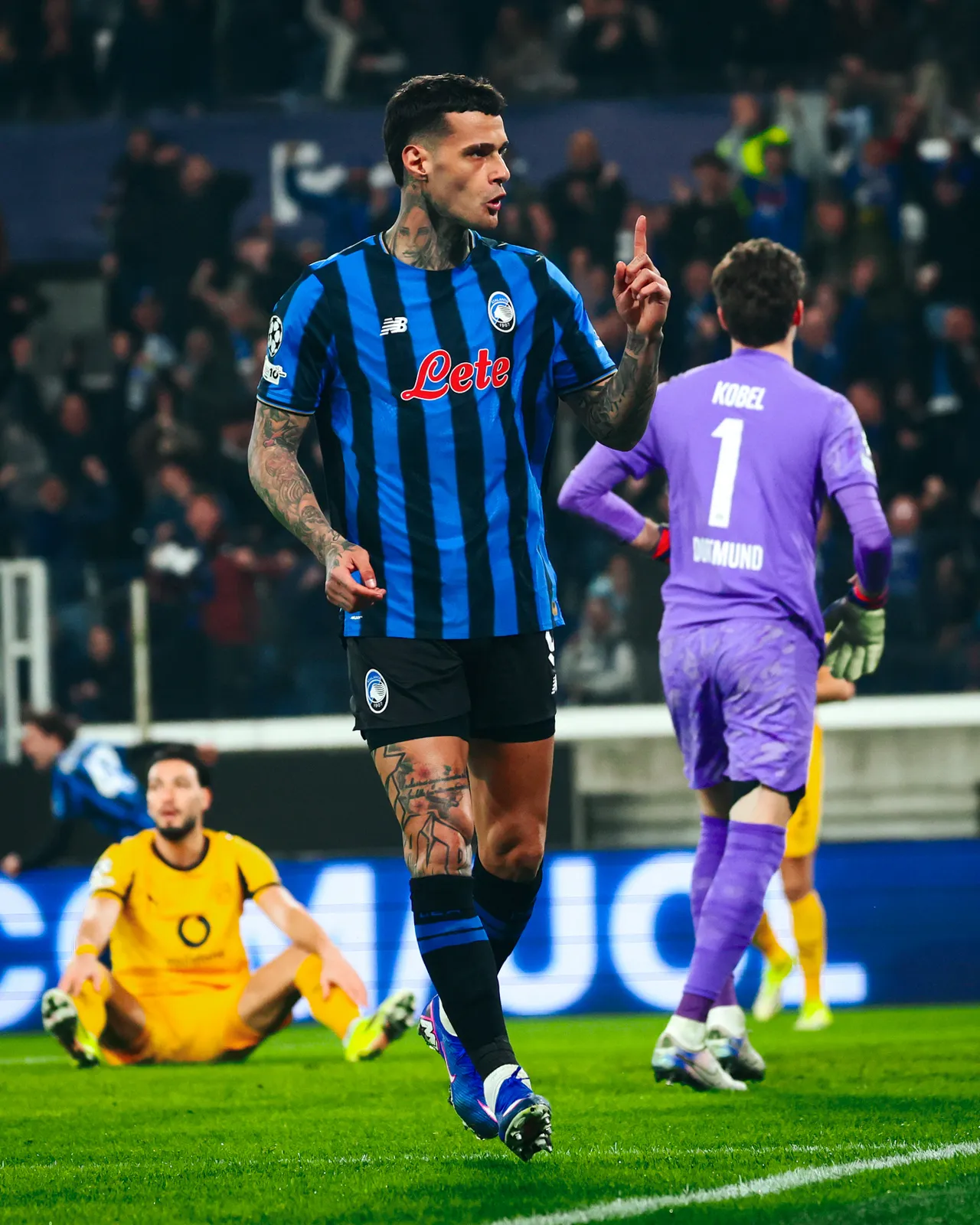Scamacca Shines as Atalanta Overpower Dortmund in Champions League Statement Victory