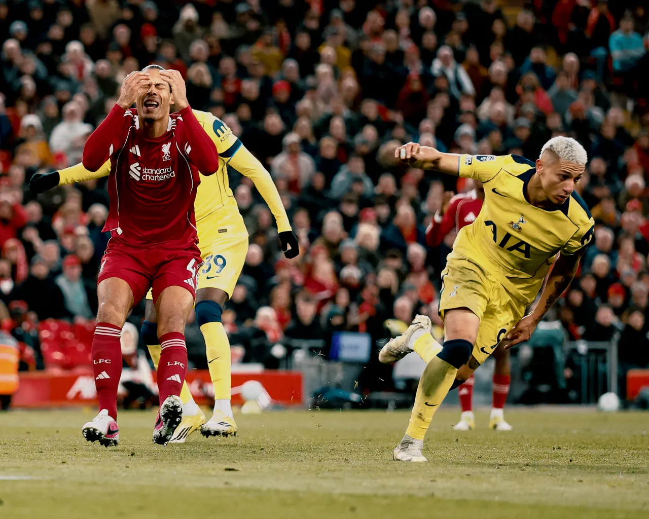 Late Richarlison strike denies Reds crucial Premier League victory