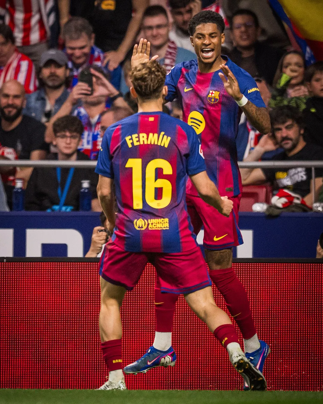 Chaos at the Metropolitano as Atletico Madrid and Barcelona trade blows