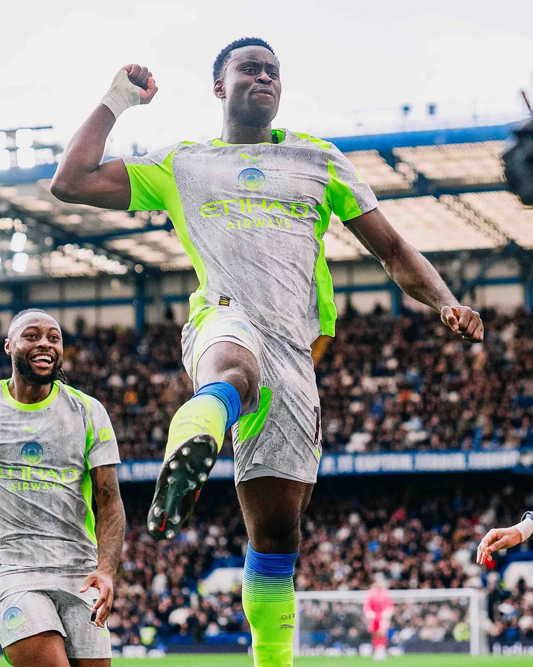Manchester City hit Chelsea for three as title race heats up ahead of Arsenal clash