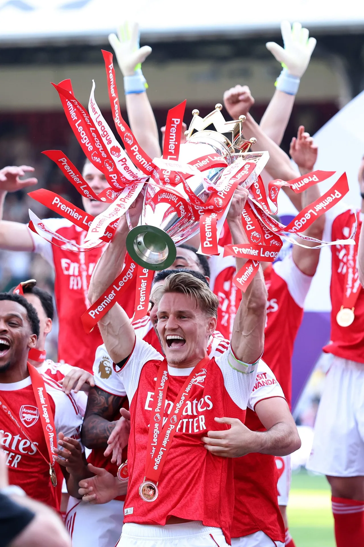Premier League Final Day: Arsenal crowned champions as Tottenham survive, West Ham relegated and Chelsea stunned by Sunderland