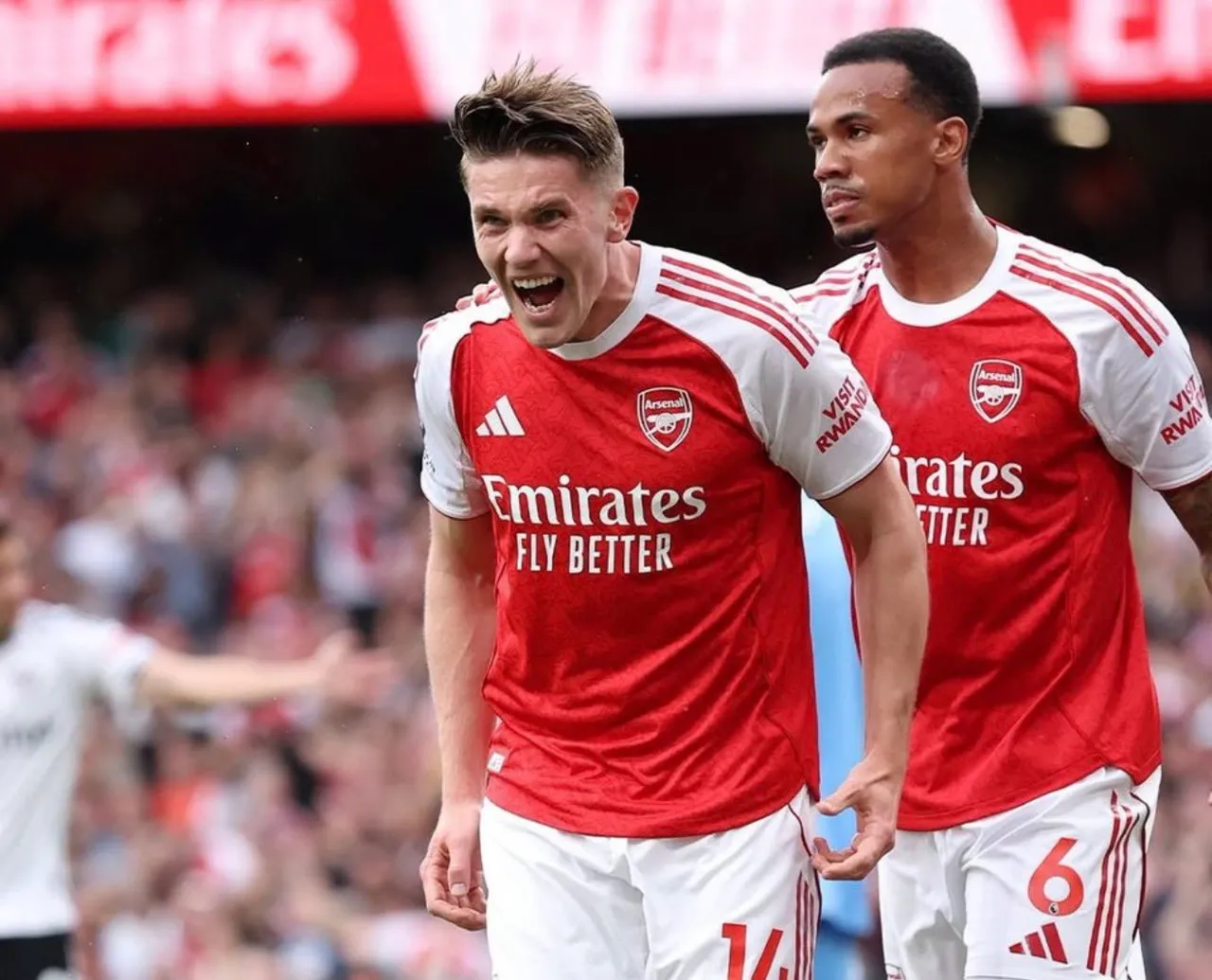 Premier League roundup: Arsenal cruise, Newcastle snatch late winner, Brentford dominate, Wolves held