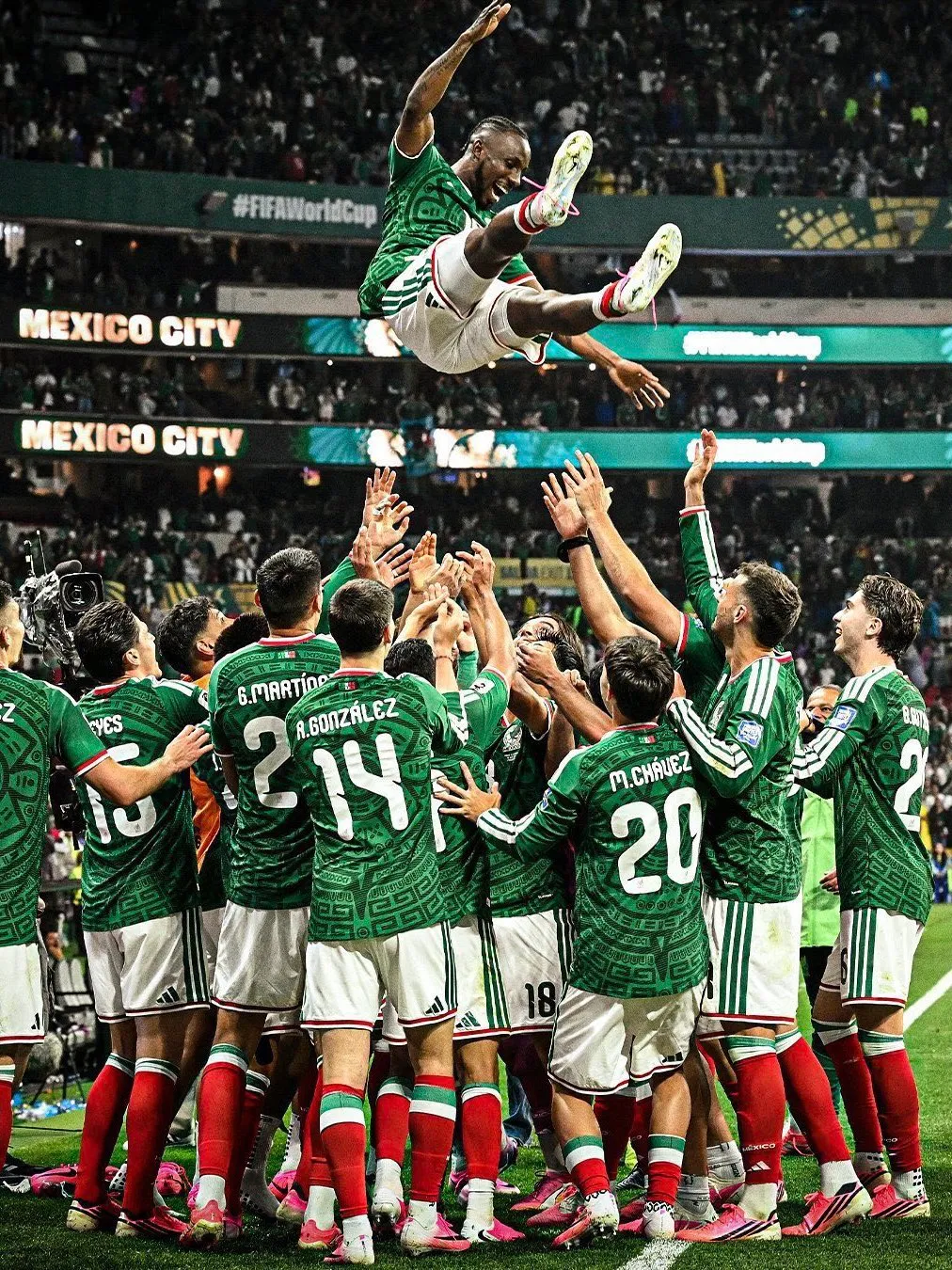 Azteca Blitz: Mexico overwhelms Ecuador 2-0 to charge into the round of 16 with historic defensive perfection
