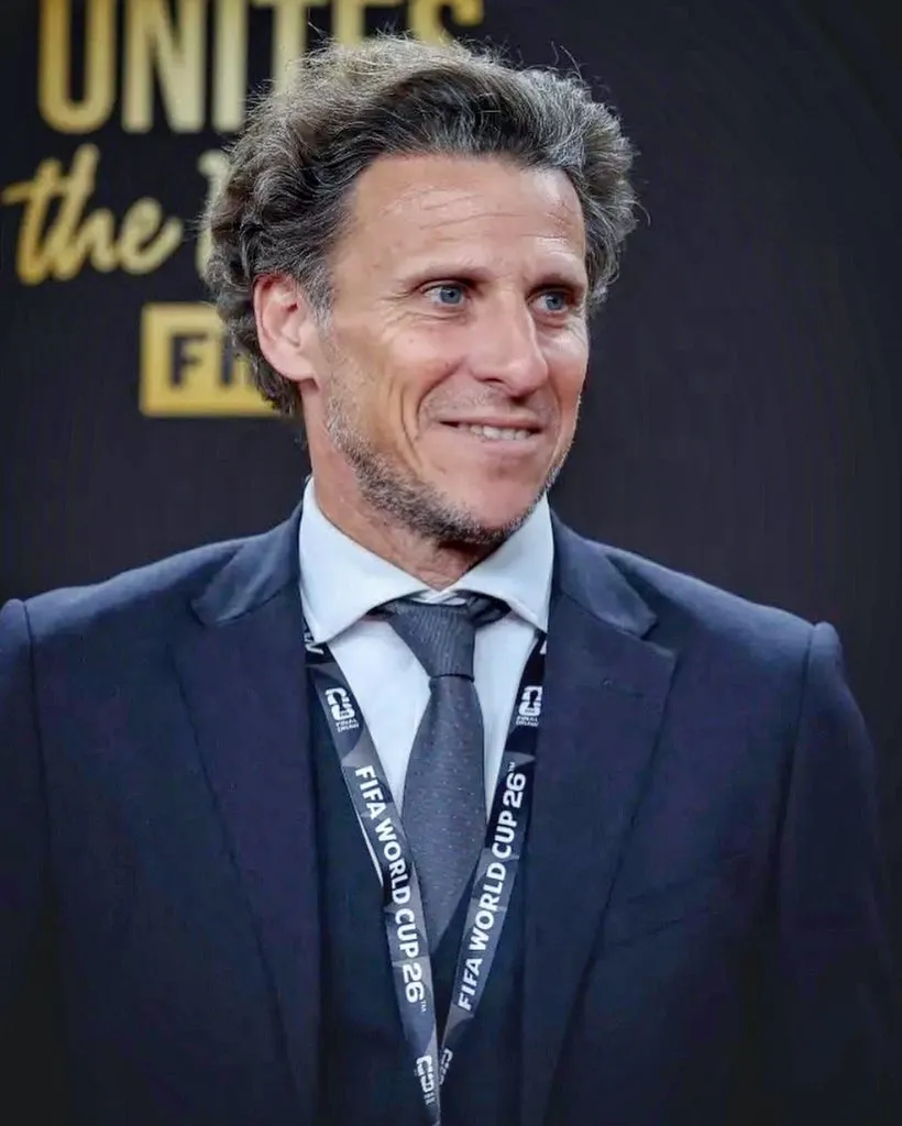 Diego Forlán appointed Uruguay interim head coach in stunning dual role following Marcelo Bielsa's post-World Cup resignation