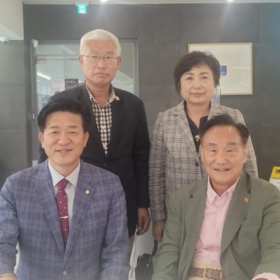 단체사진.png