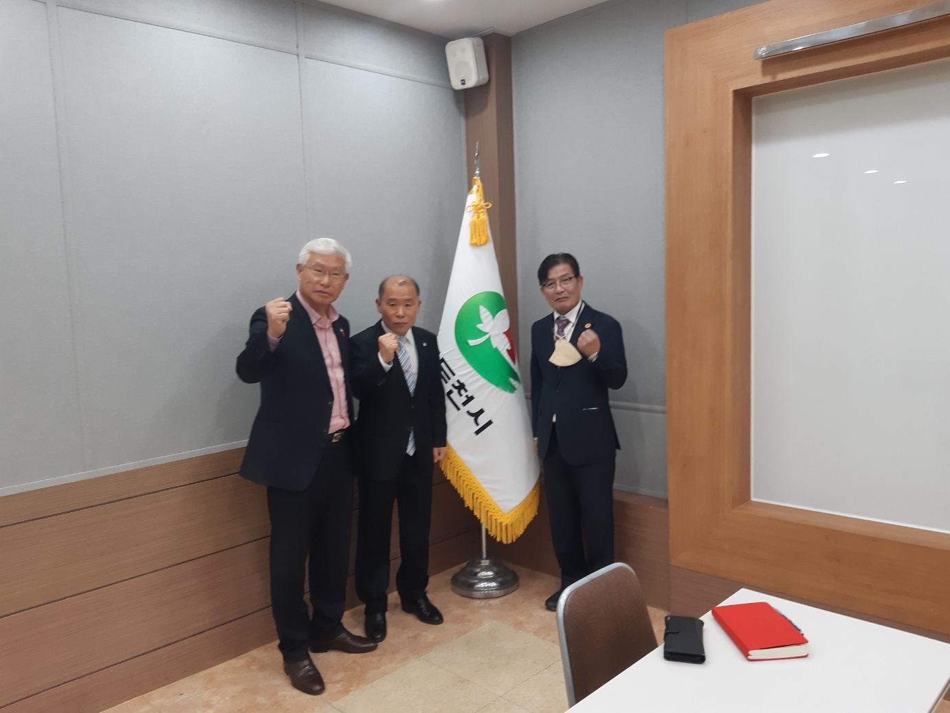 KakaoTalk_20230320_215109492_08.jpg