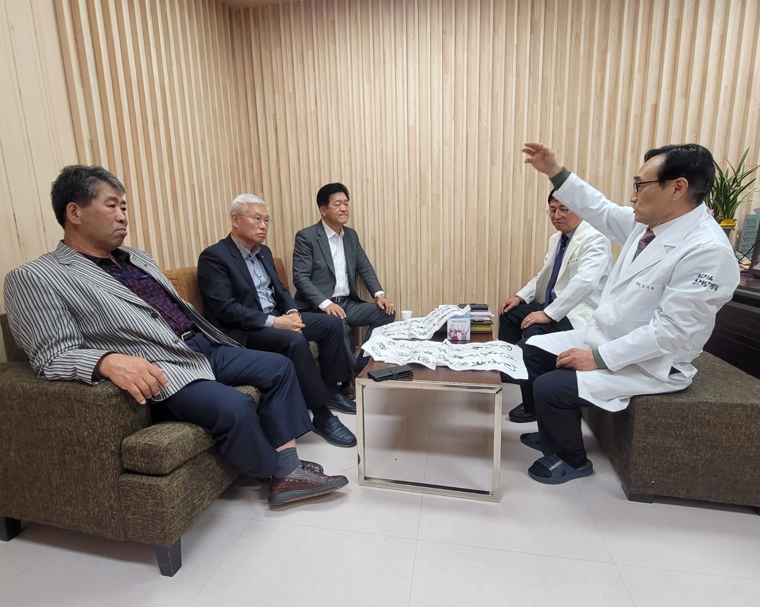 KakaoTalk_20230413_222618150_06.jpg