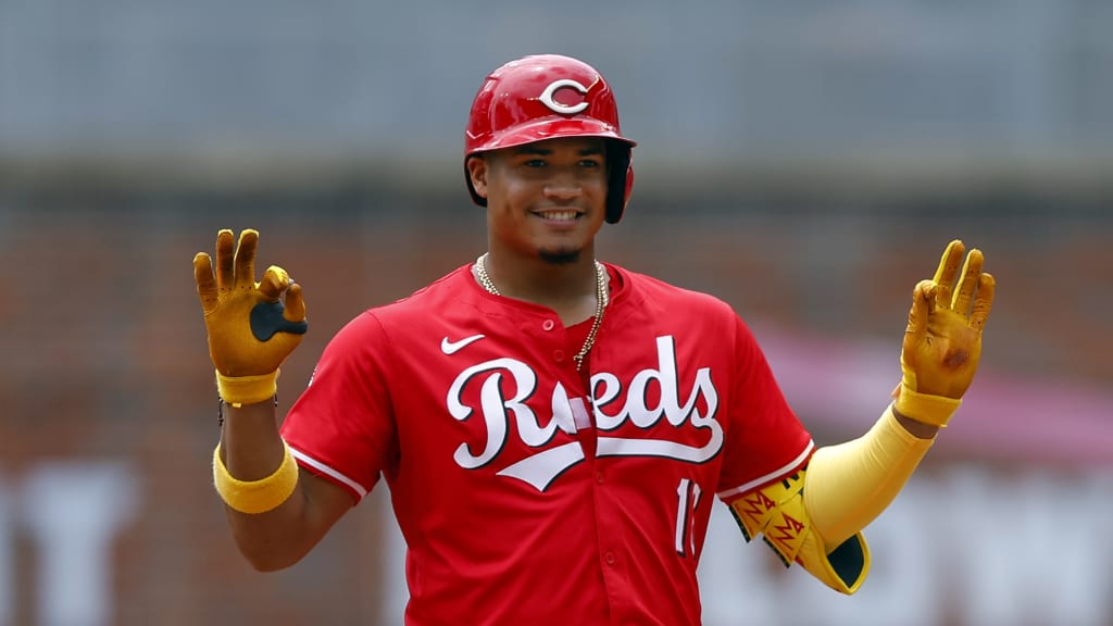 Reds beat Pirates 2-1, behind Marte’s three doubles