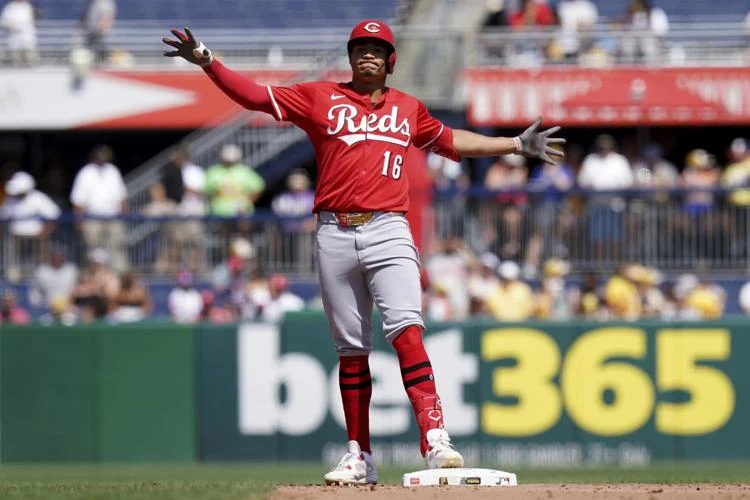 Reds 14, Pirates 8: Cincinnati’s bats overwhelm late