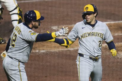 Brewers finish off three-game domination of the Pirates