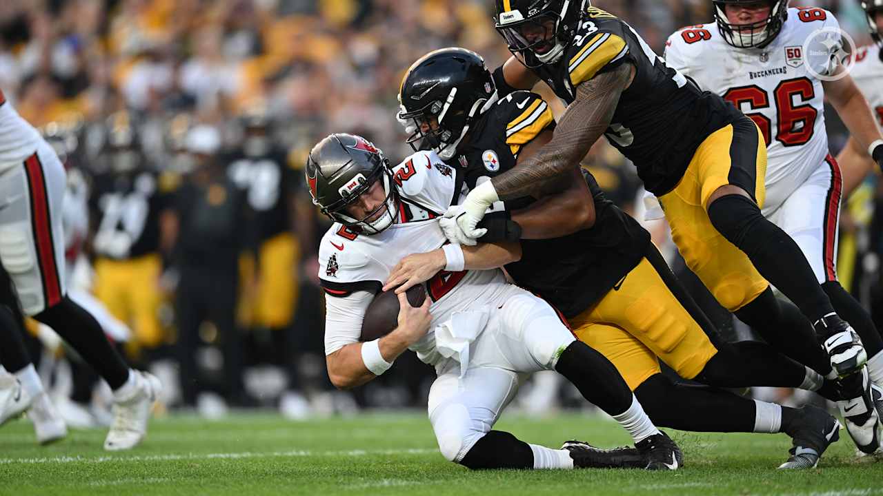 Steelers lose 17-14 to the Buccaneers