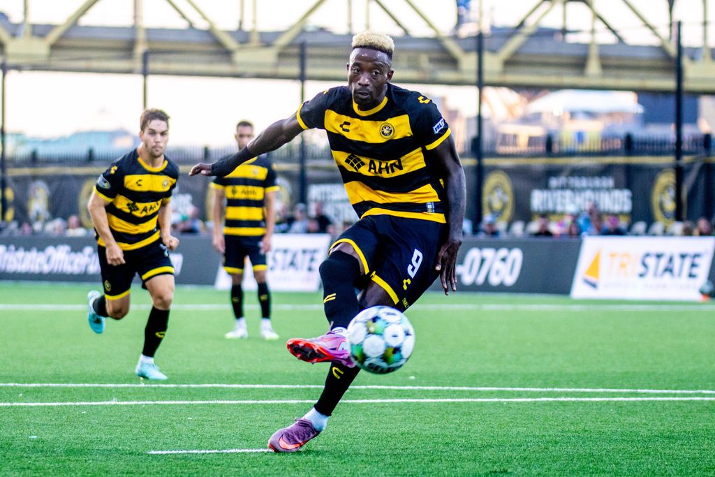Riverhounds turn off the Lights