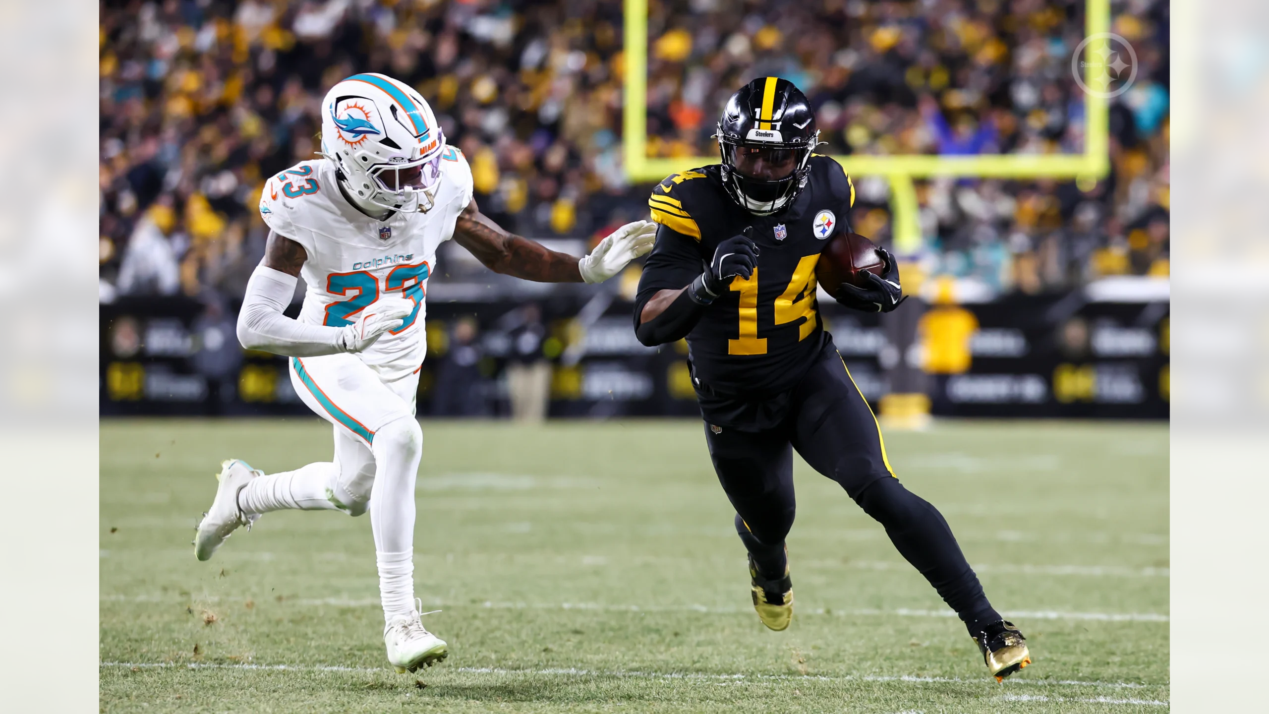 Rodgers leads Steelers to 28-15 win over the Dolphins