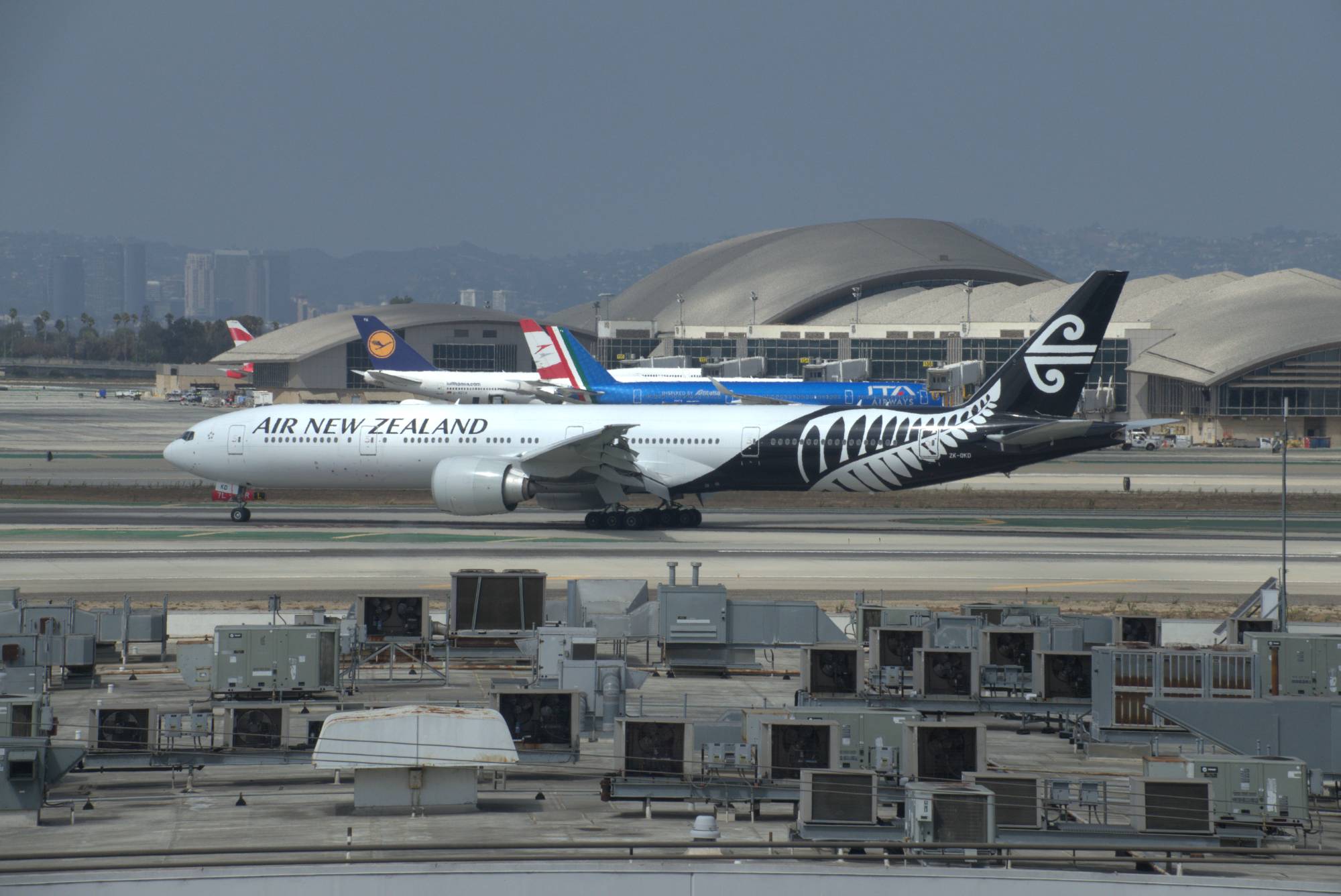 Air New Zealand ZK-OKO at klax by tylern0