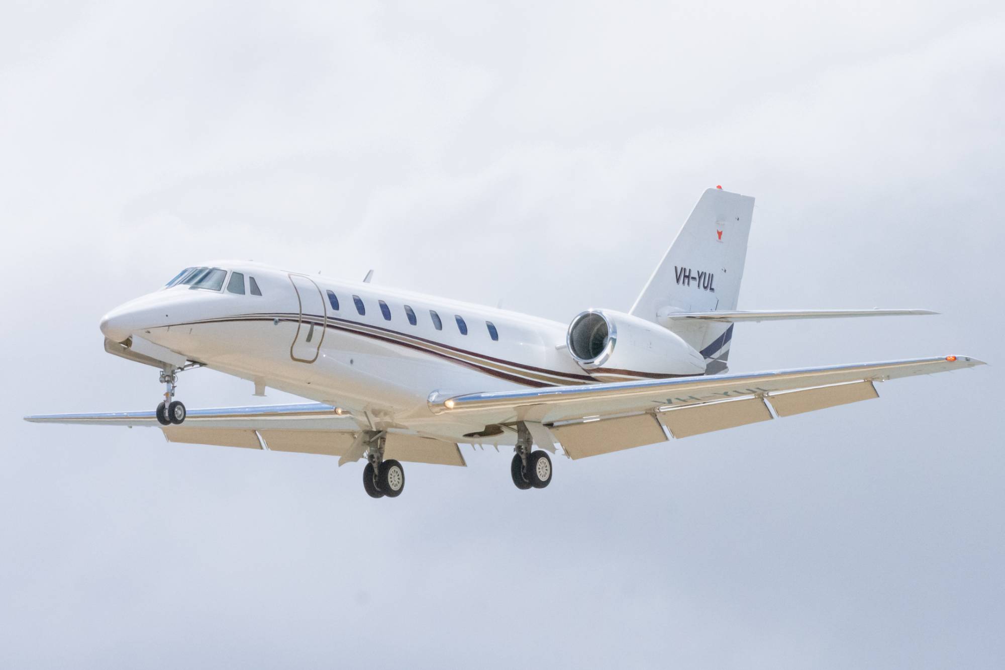 VH-YUL at YMHB by Fly45