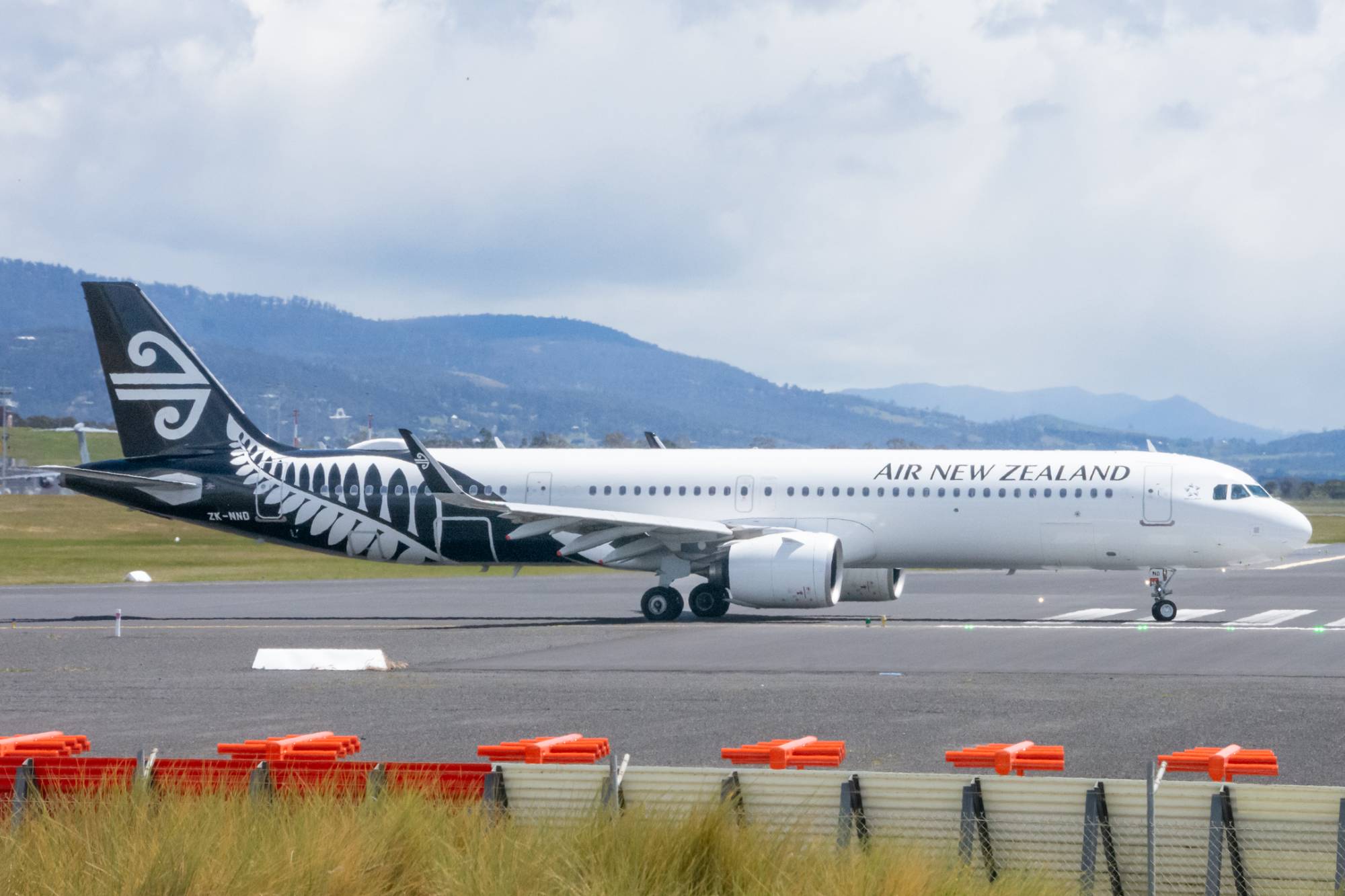 Air New Zealand ZK-NND at YMHB by Fly45