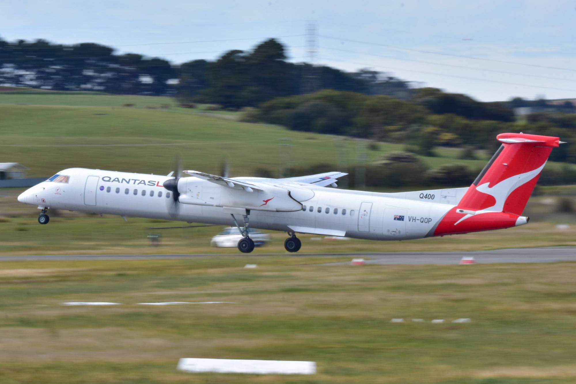 QantasLink VH-QOP at YDPO by Fly45