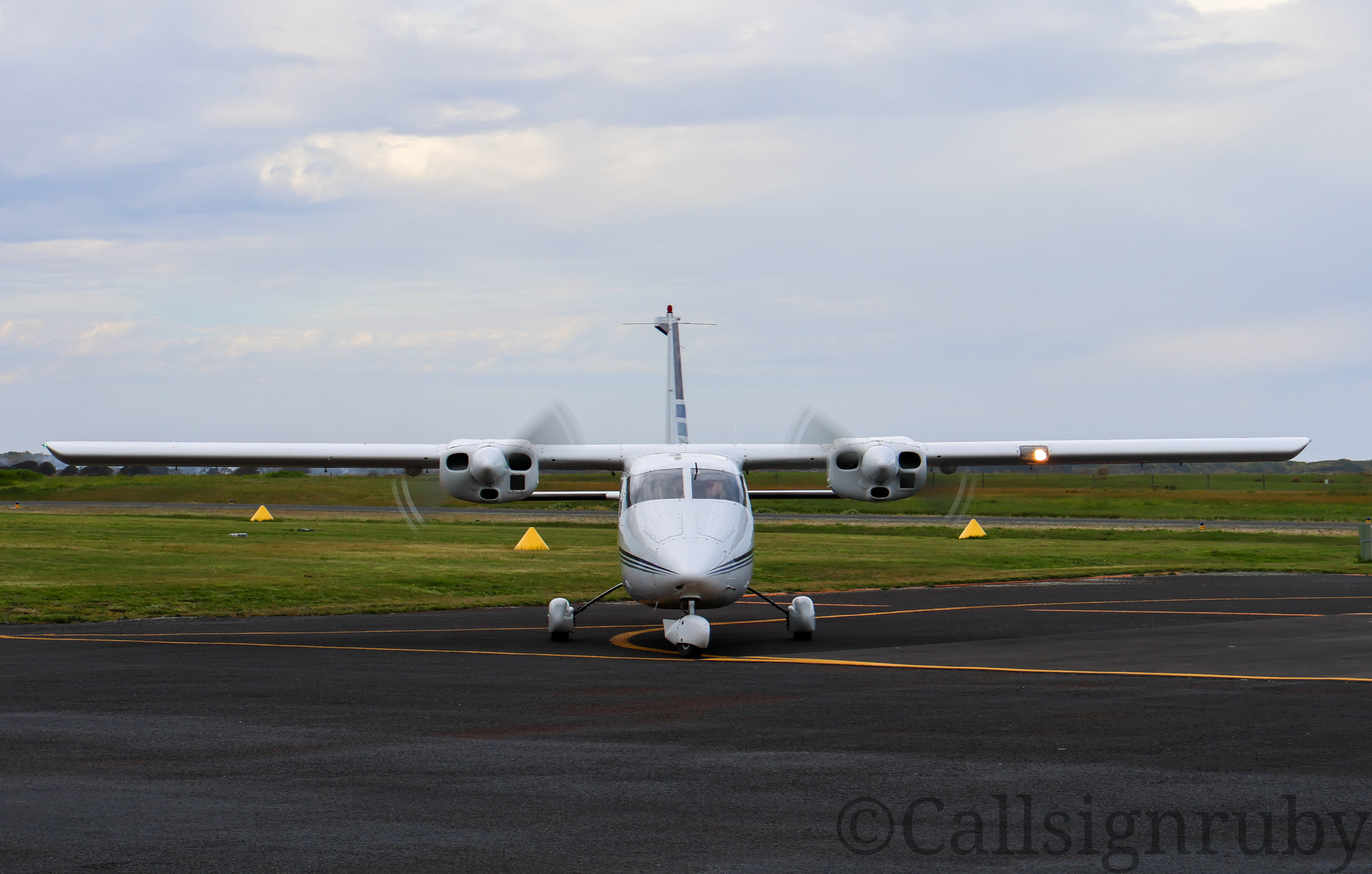 VH-PNV at YDPO by callsignruby