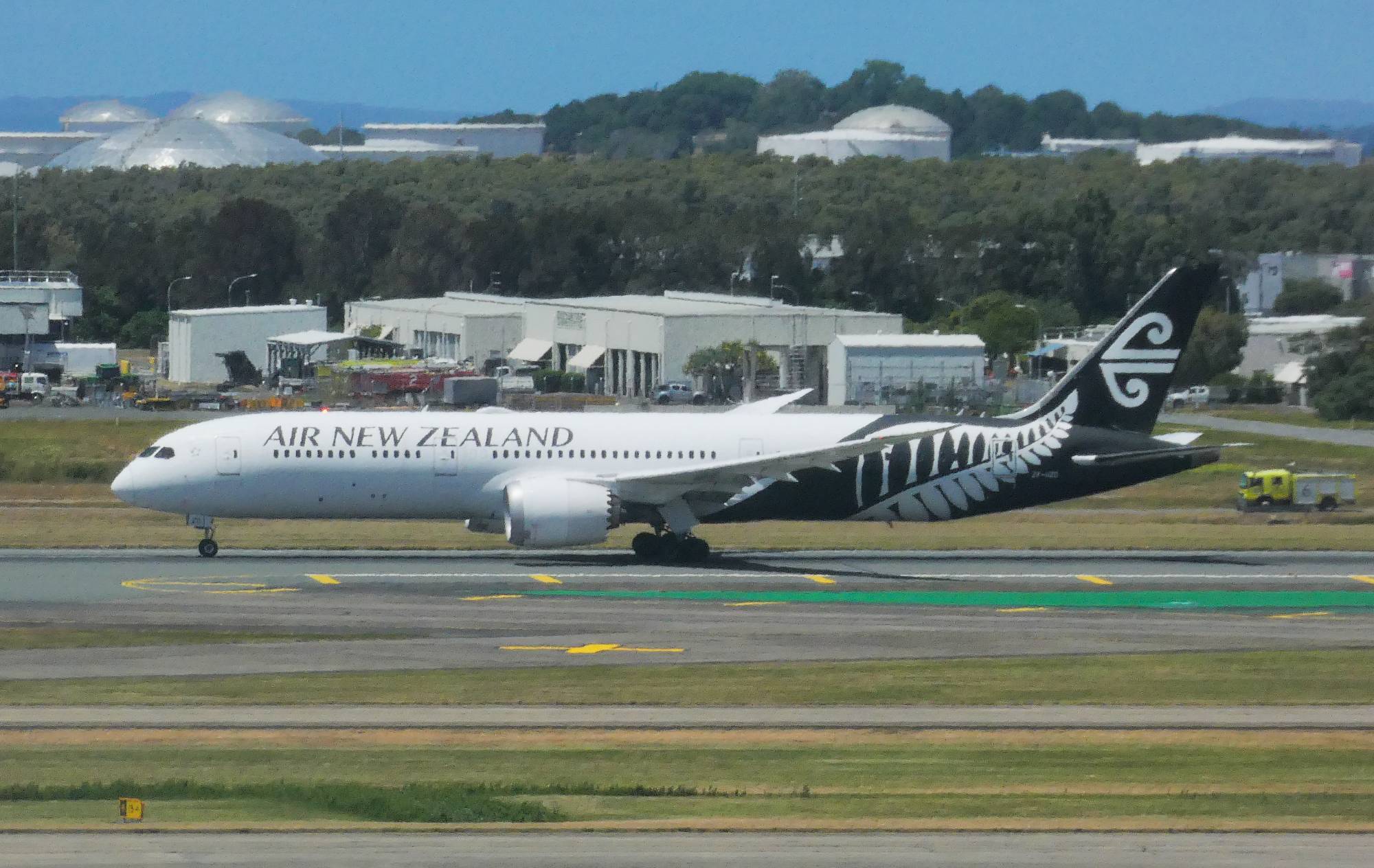 Air New Zealand ZK-NZD at YBBN by SingingAvgeek