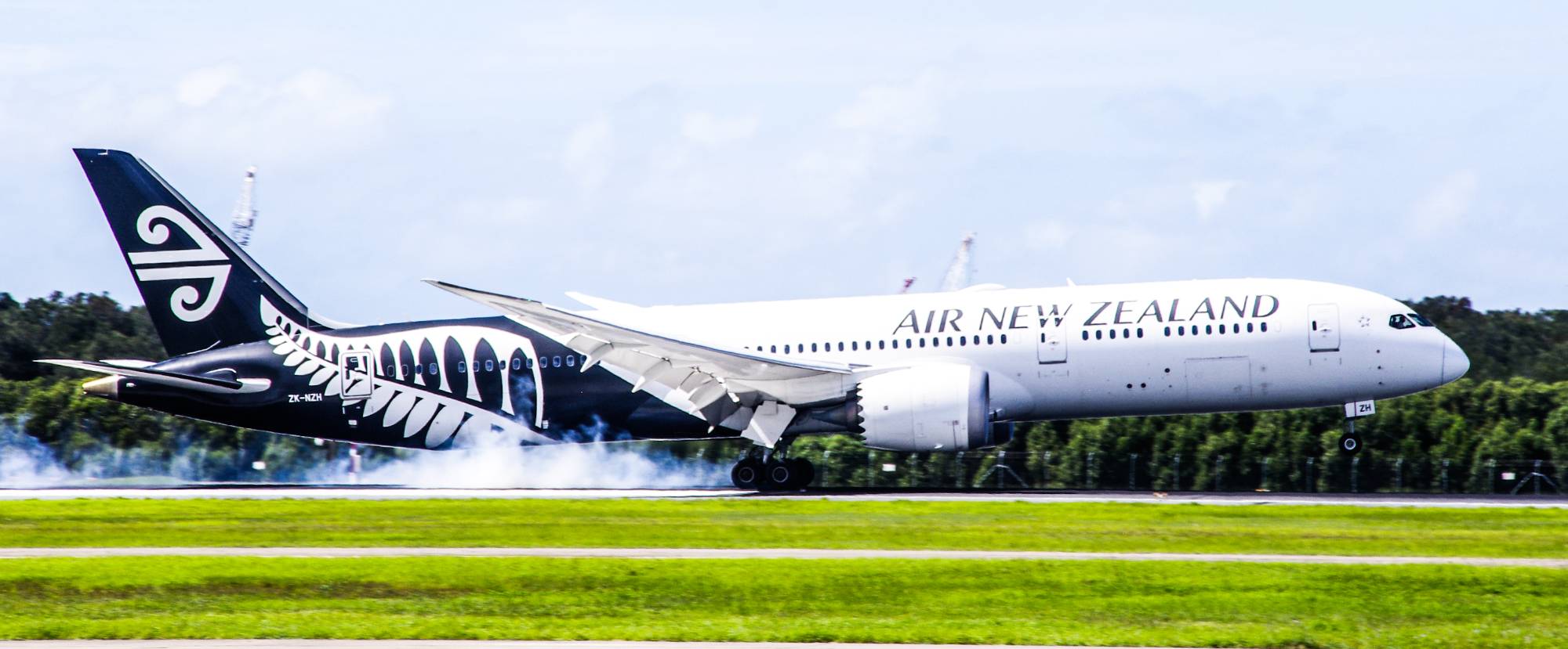 Air New Zealand ZK-NZH at YBBN by SingingAvgeek