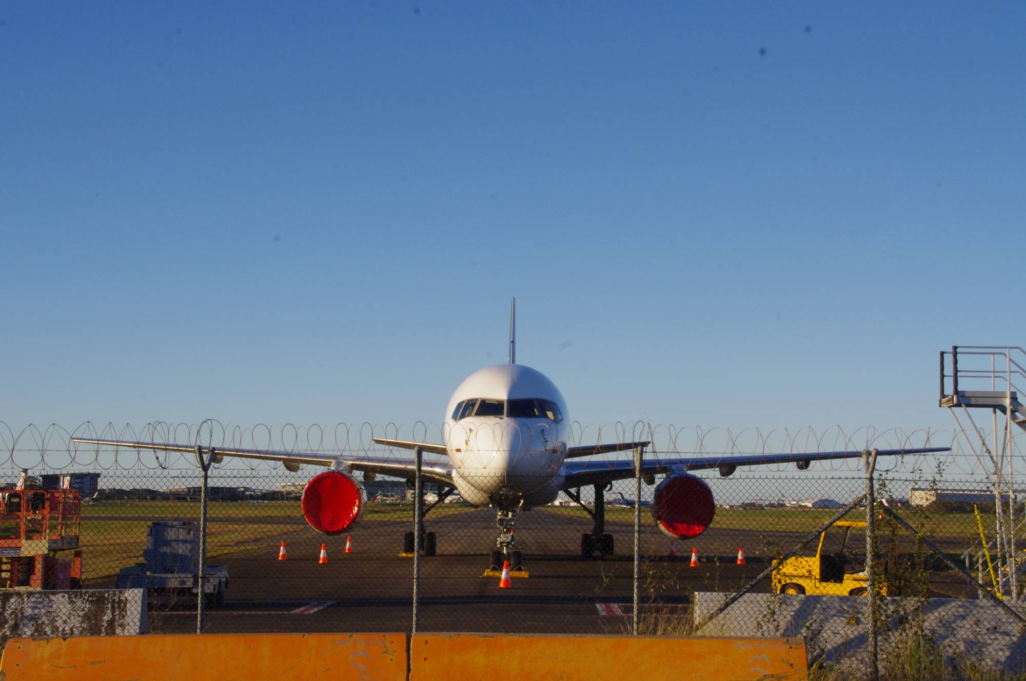 Pacific Air Express VH-PQA at YBBN by SingingAvgeek