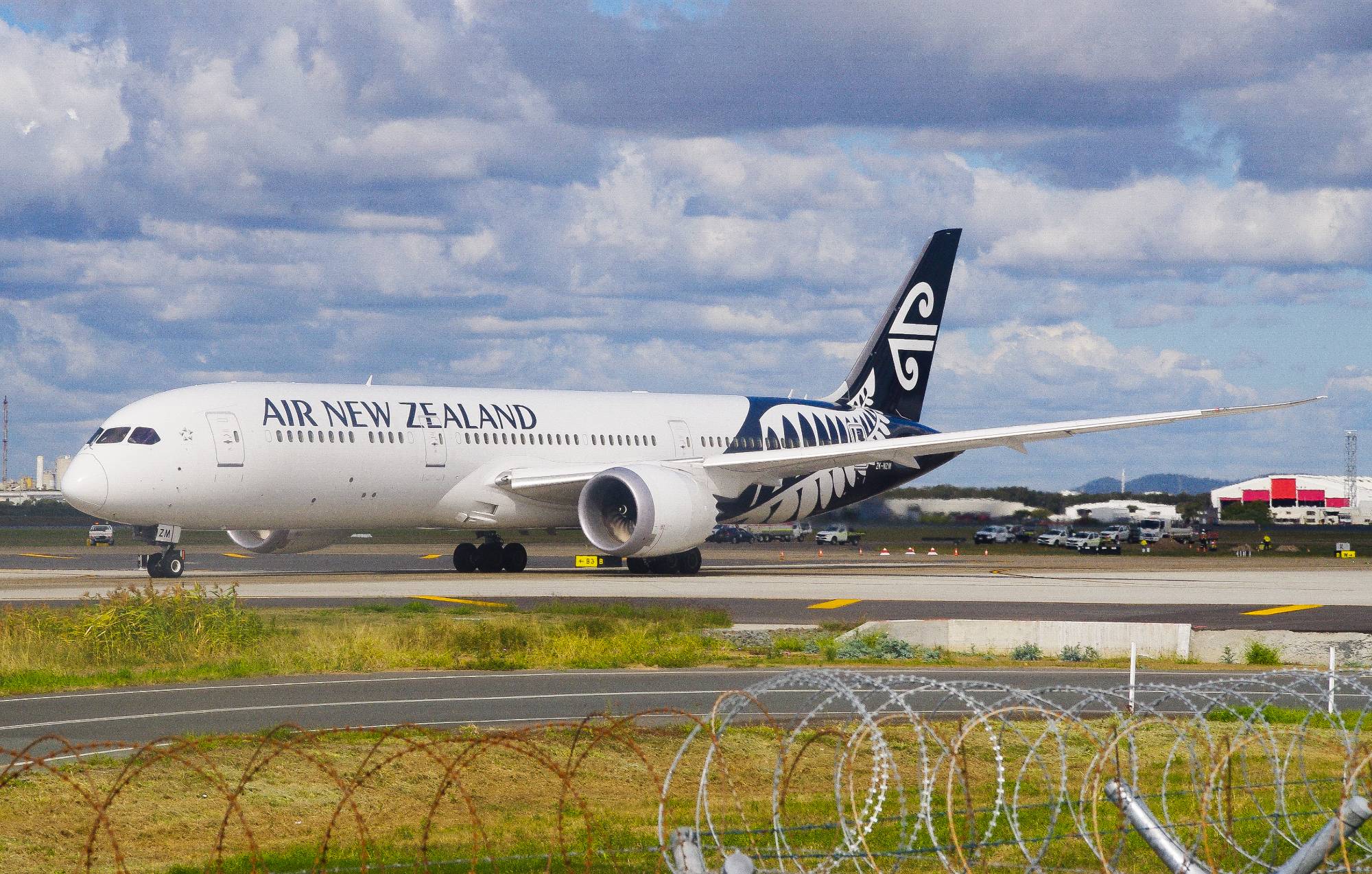 Air New Zealand ZK-NZM at YBBN by SingingAvgeek