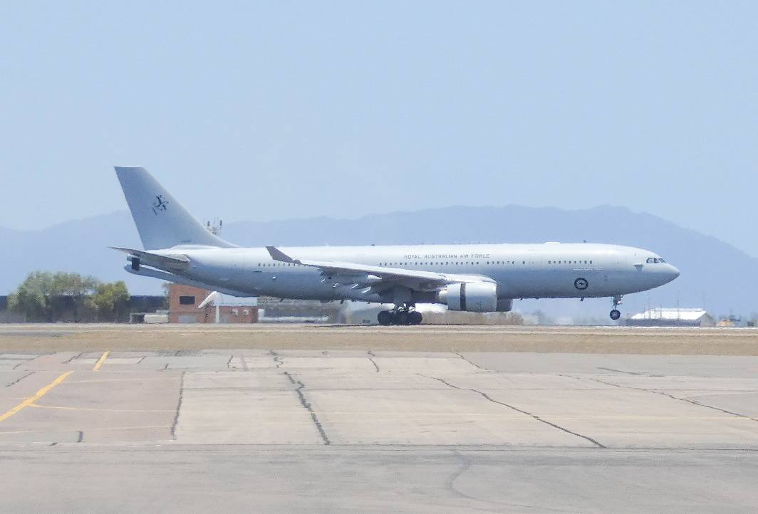 Royal Australian Air Force A39-003 at YBTL by SingingAvgeek