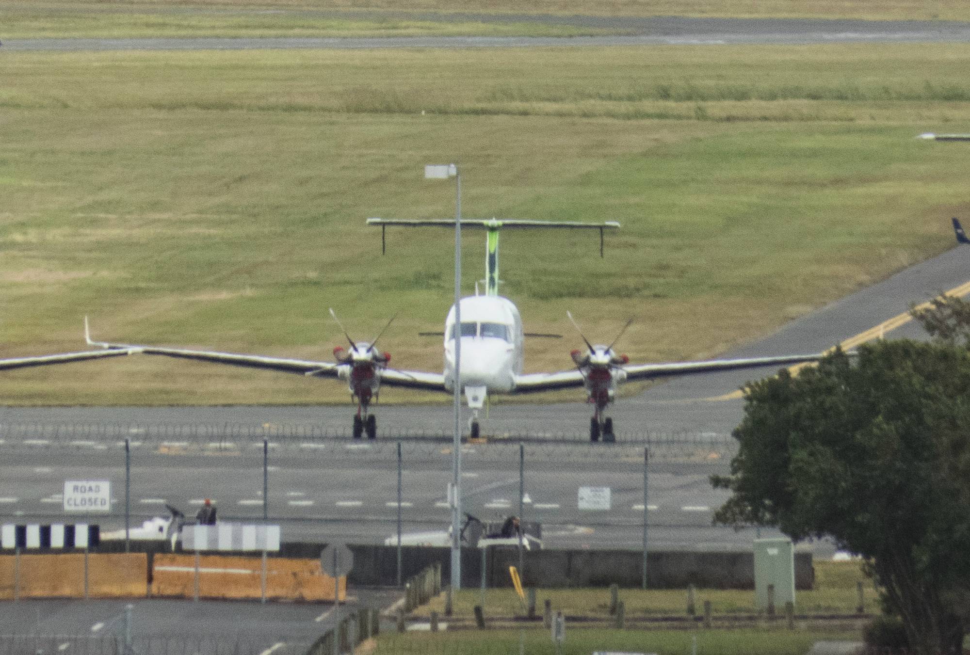 Team Global Express (GAM Air) VH-YJD at YBBN by SingingAvgeek