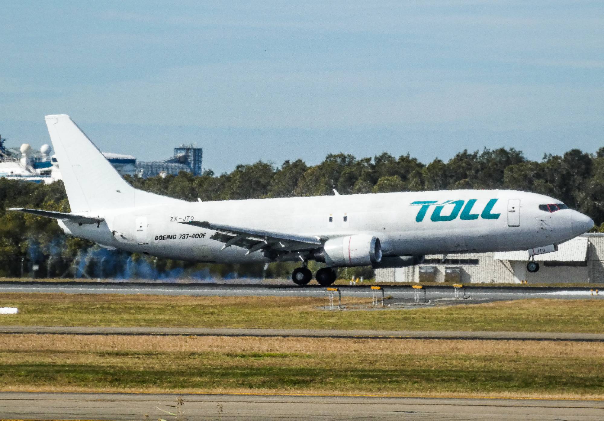 Toll Air Freight (Airwork) ZK-JTQ at YBBN by SingingAvgeek