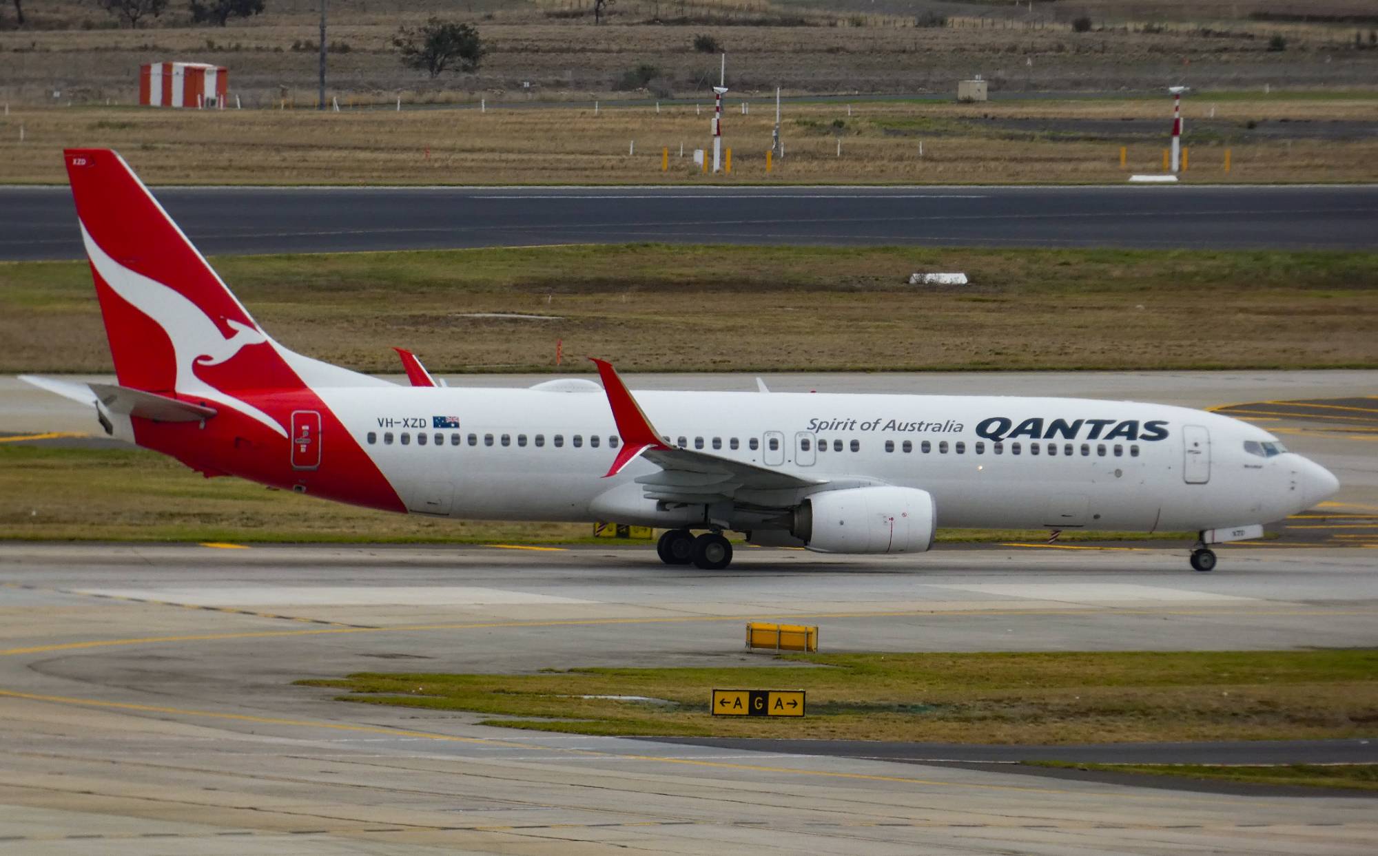 Qantas VH-XZD at YMML by SingingAvgeek