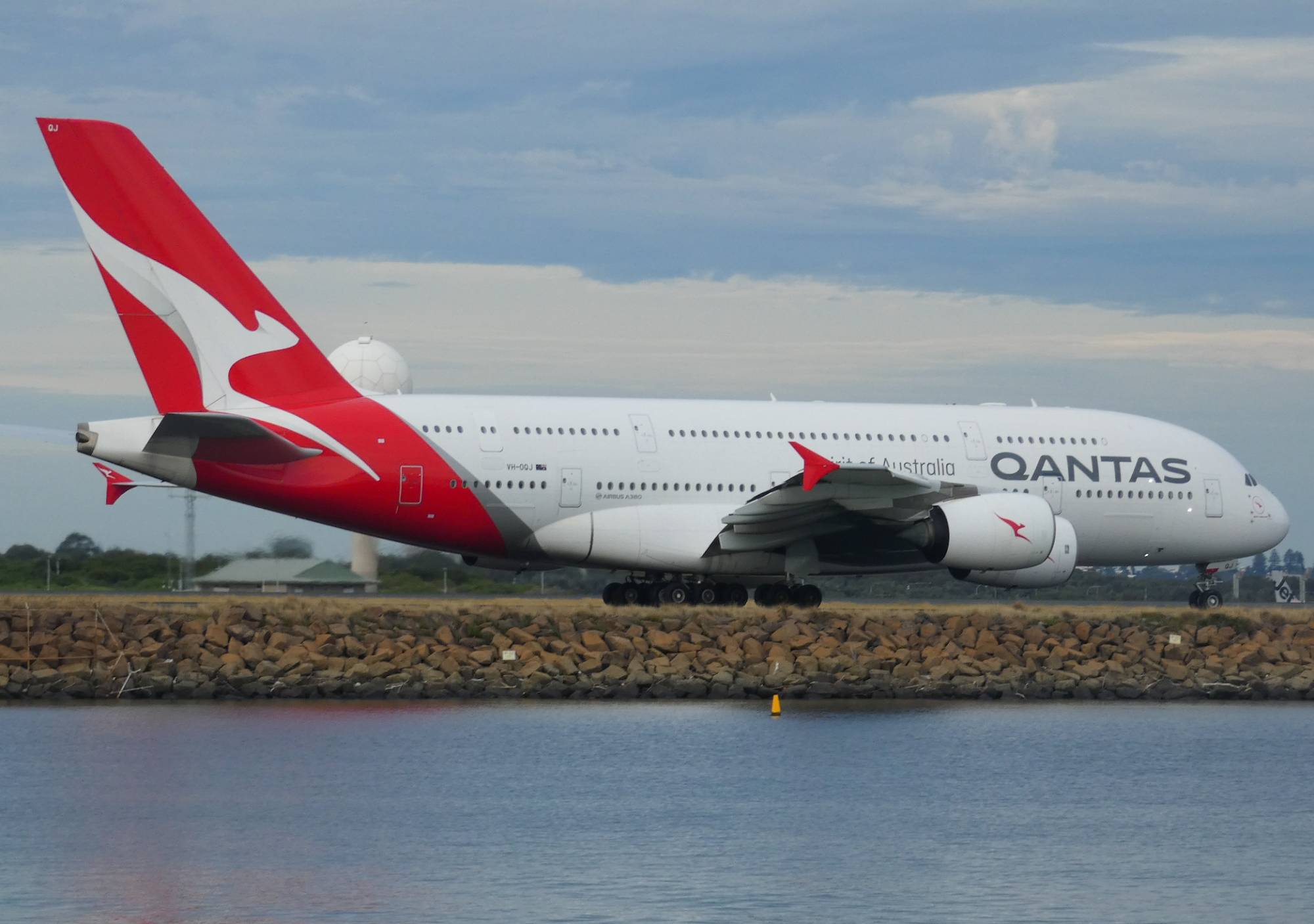 Qantas VH-OQJ at YSSY by SingingAvgeek