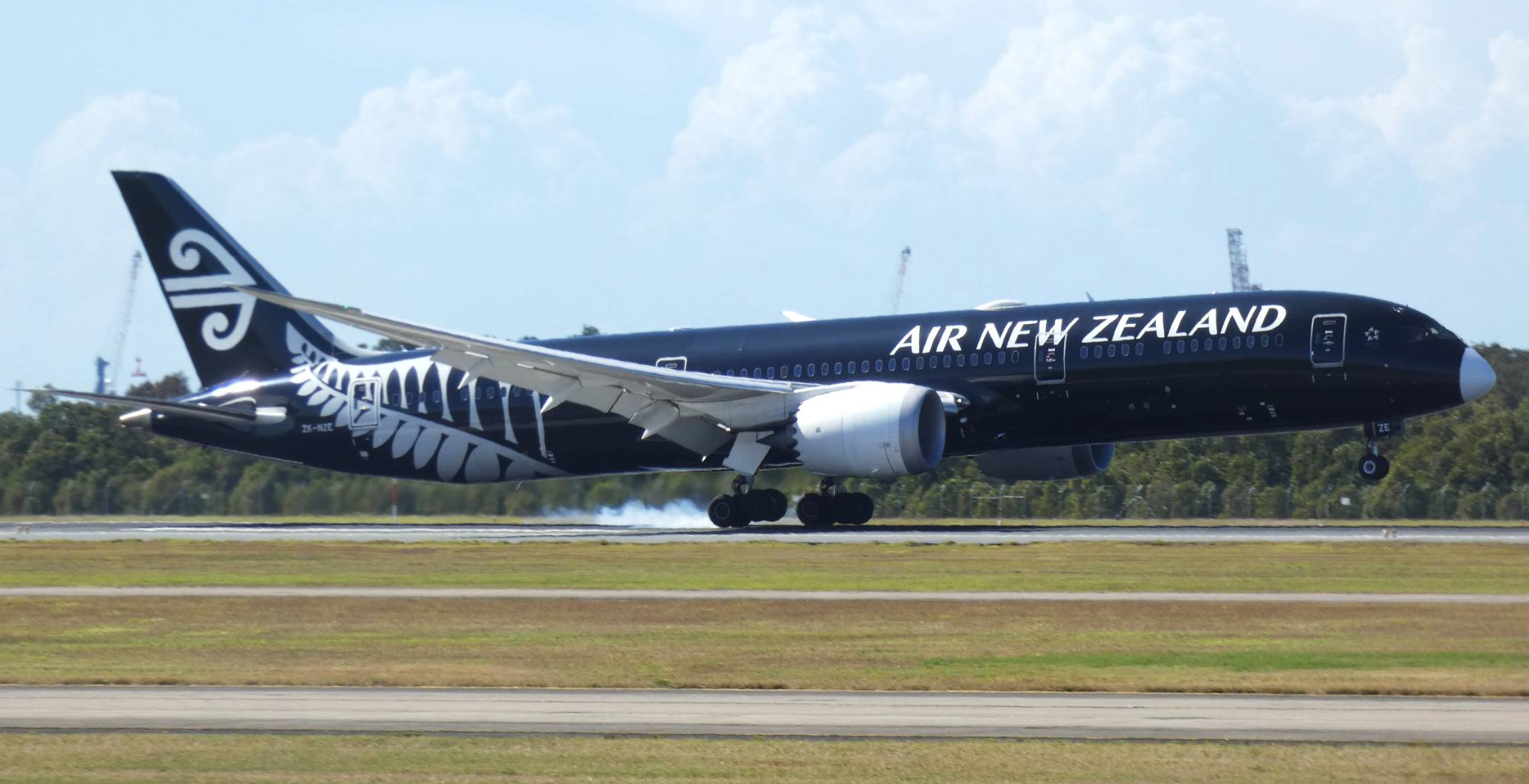 Air New Zealand ZK-NZE at YBBN by SingingAvgeek