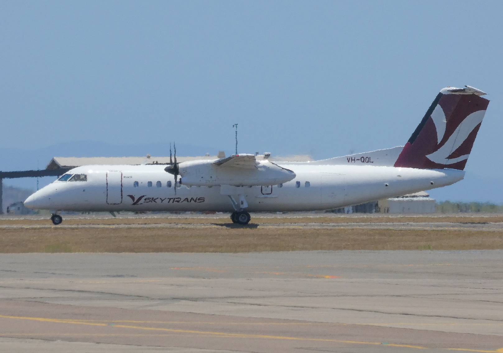 Skytrans VH-QQL at YBTL by SingingAvgeek
