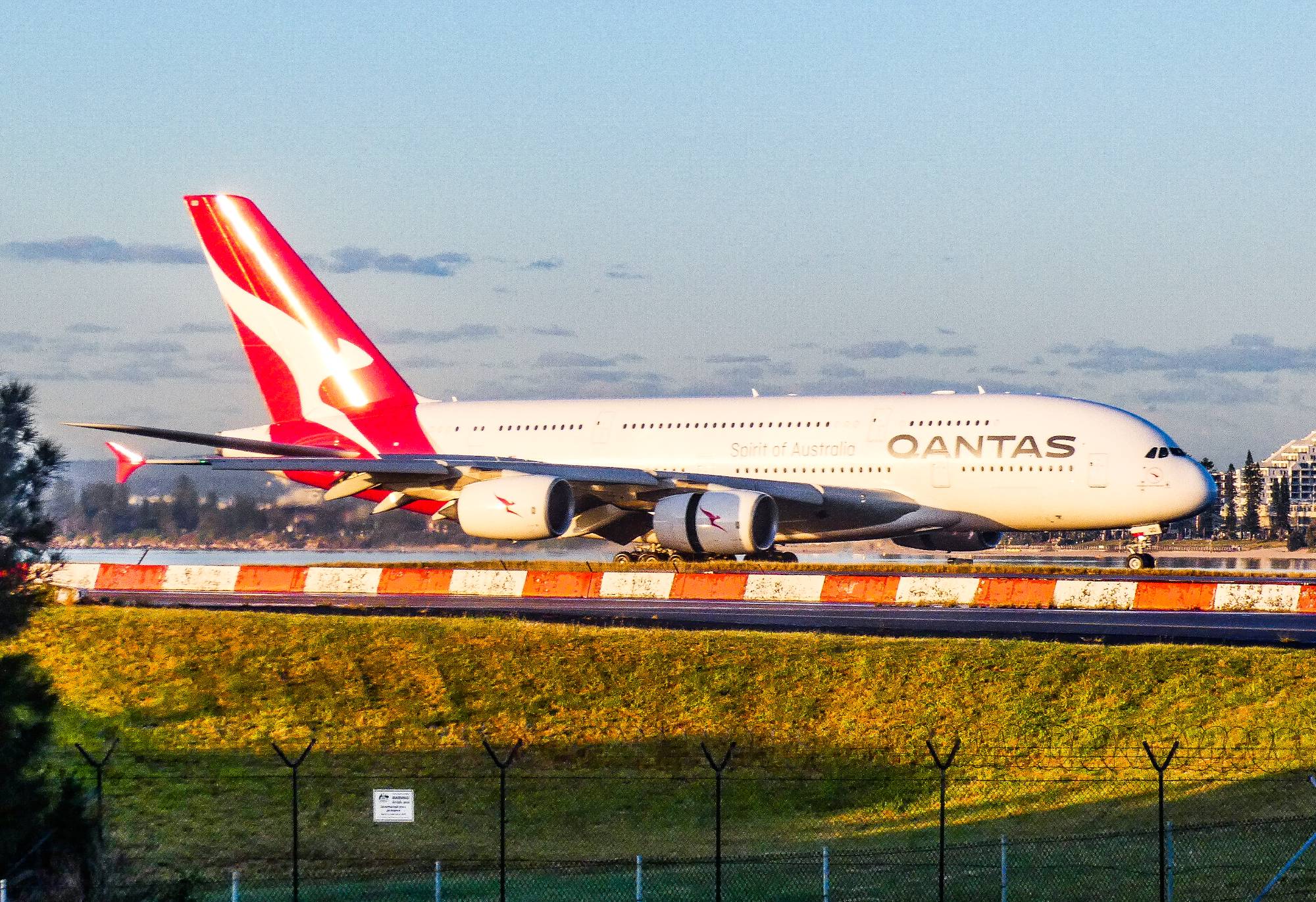 Qantas VH-OQD at YSSY by SingingAvgeek