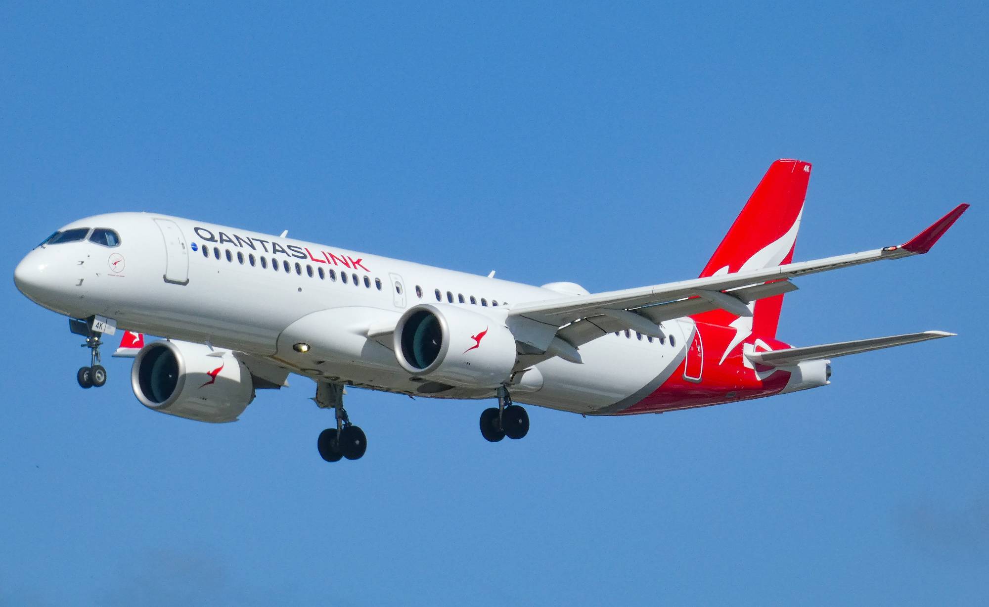 QantasLink (National Jet Systems) VH-X4K at YBCG by SingingAvgeek