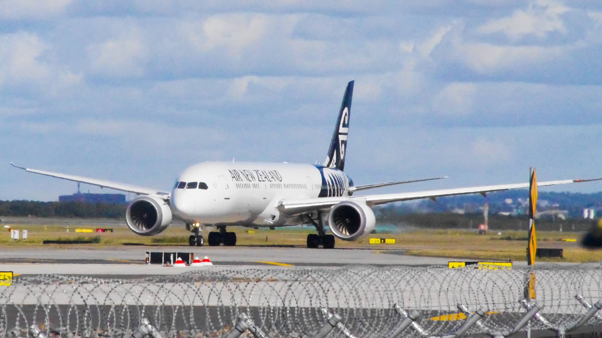 Air New Zealand ZK-NZN at YBBN by SingingAvgeek