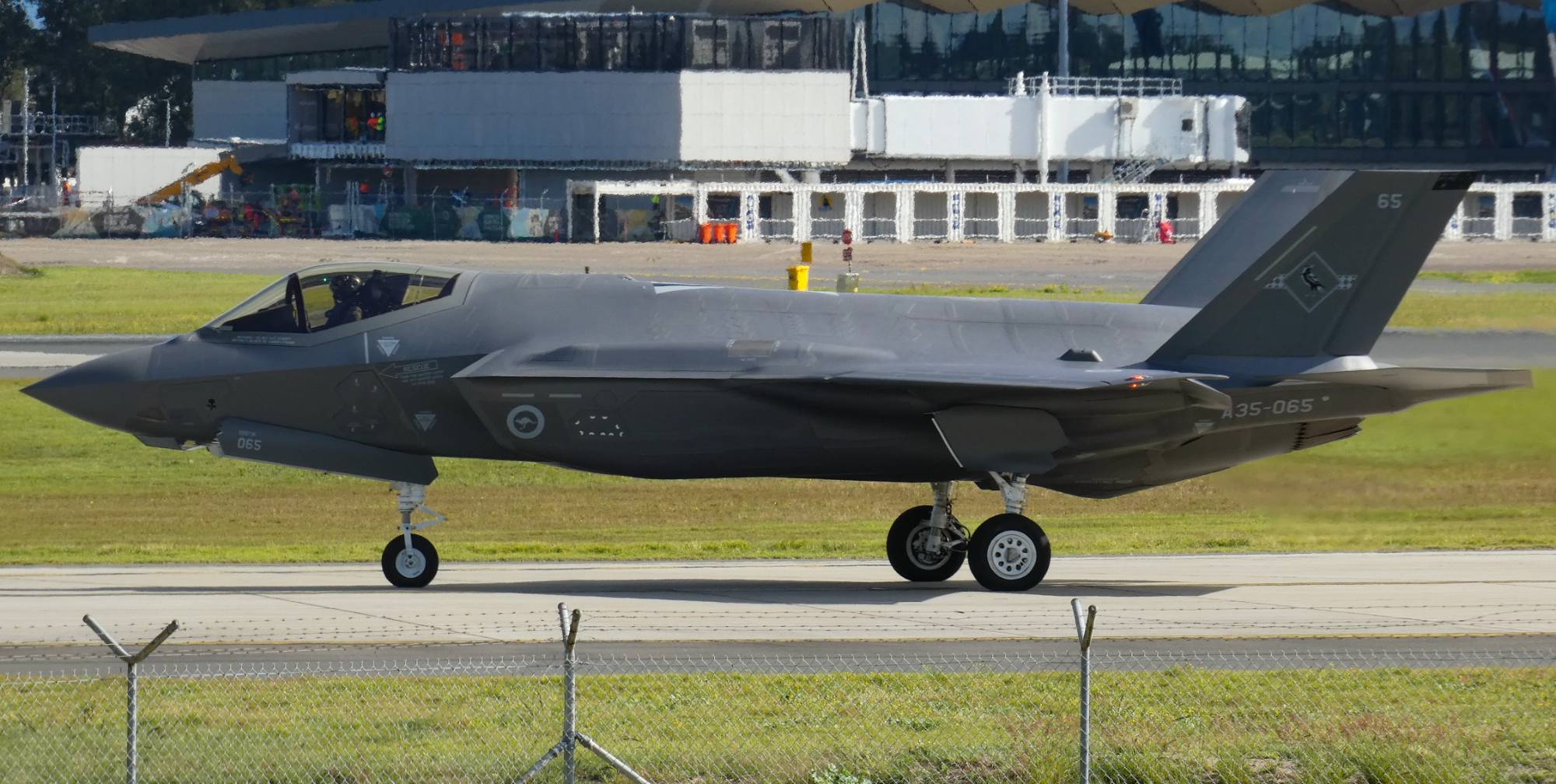 Royal Australian Air Force A35-065 at YWLM by SingingAvgeek