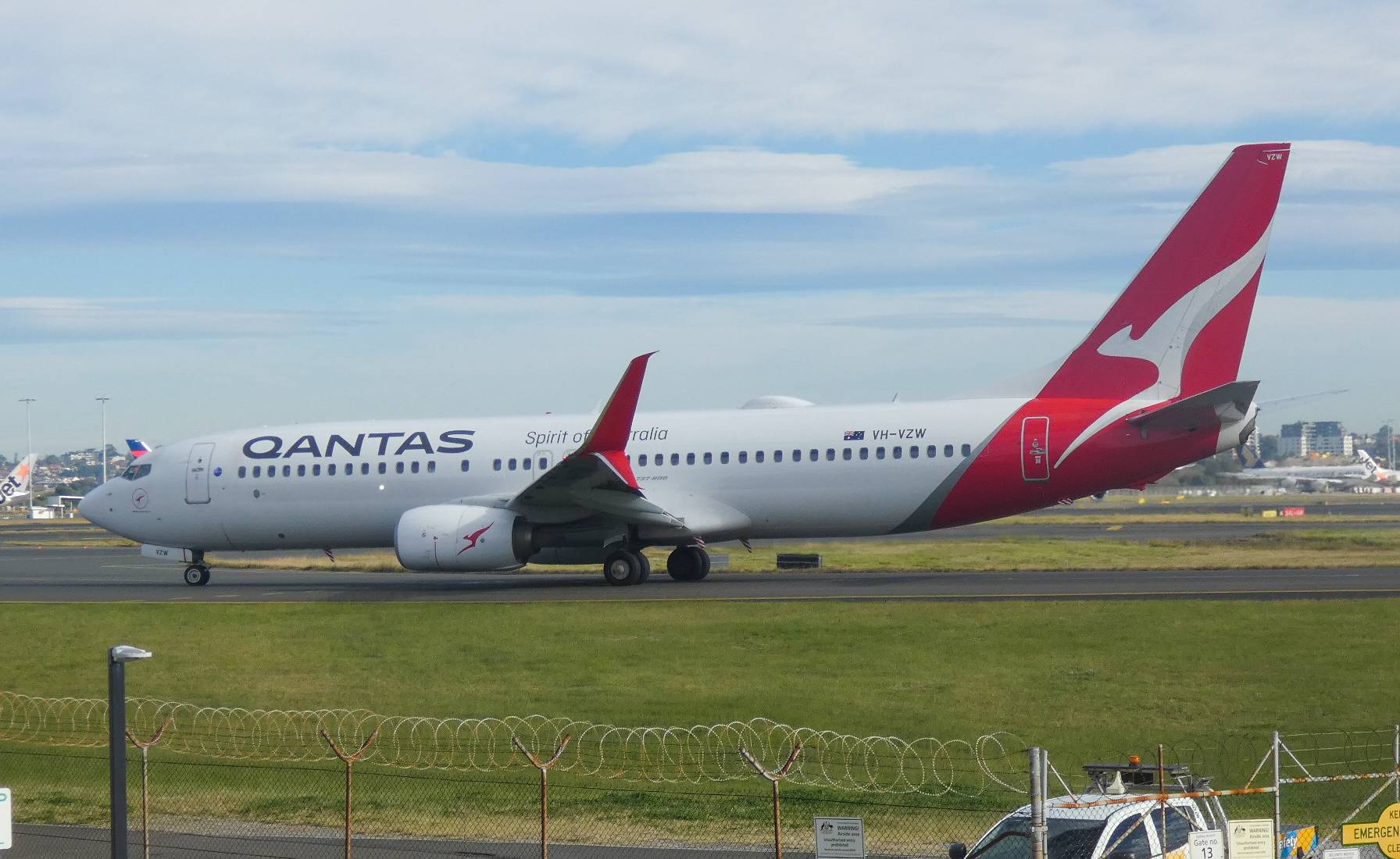 Qantas VH-VZW at YSSY by SingingAvgeek