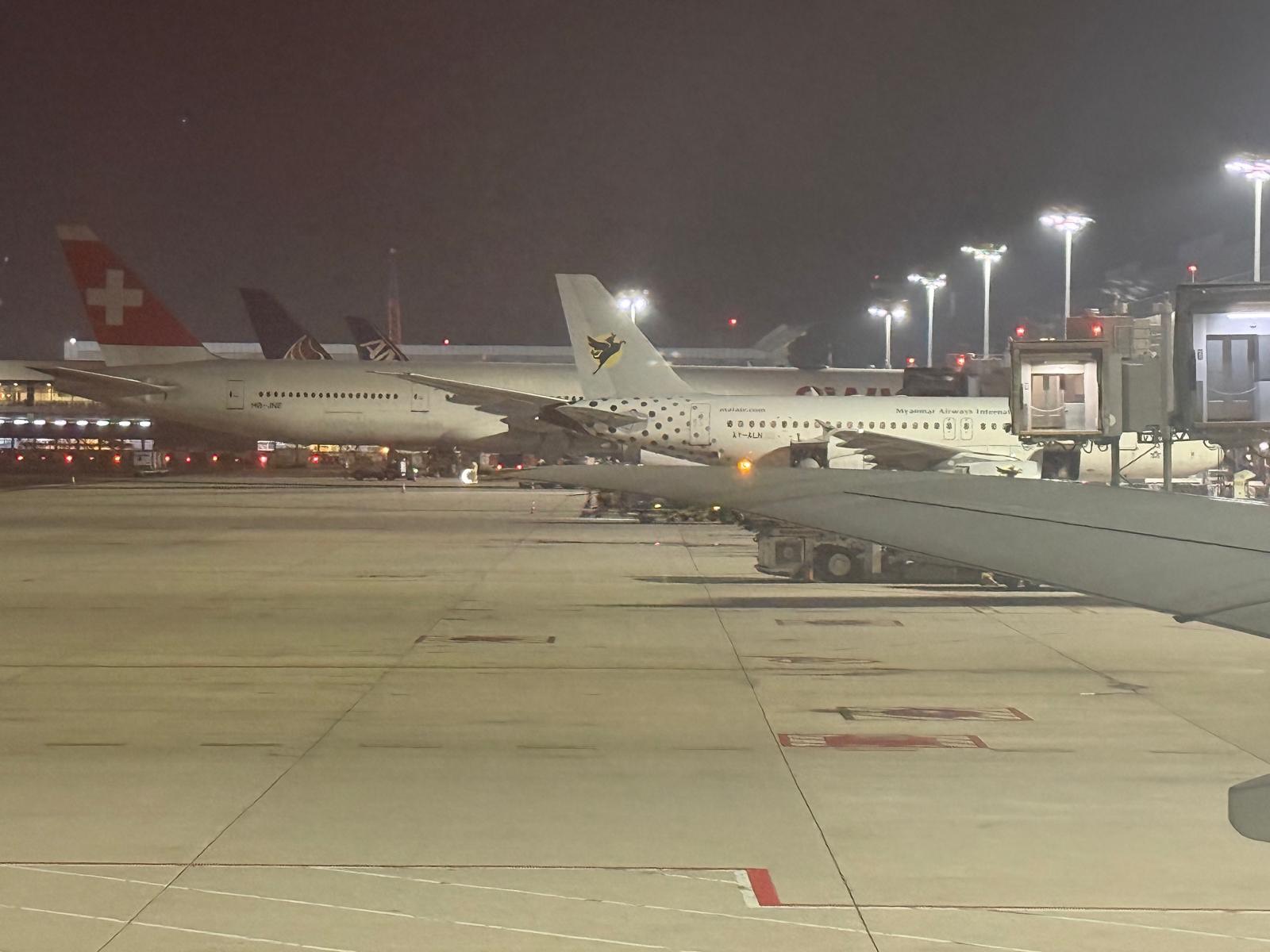 ANA All Nippon Airways JA894A at WSSS by KKNNKJ